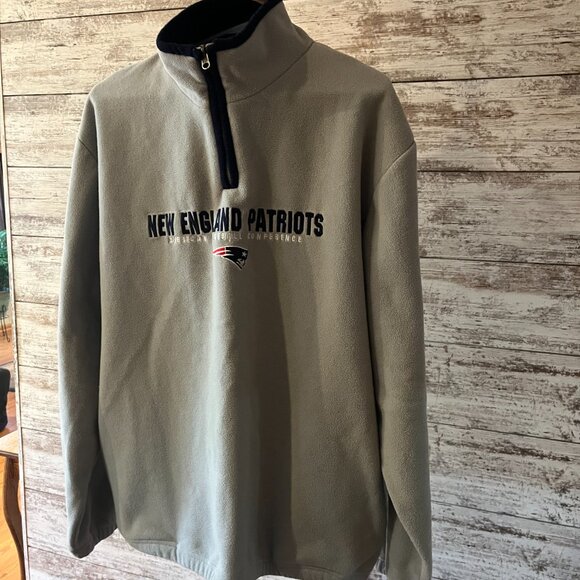 New England Patriots NFL Sweater Size Large! - Picture 3 of 9